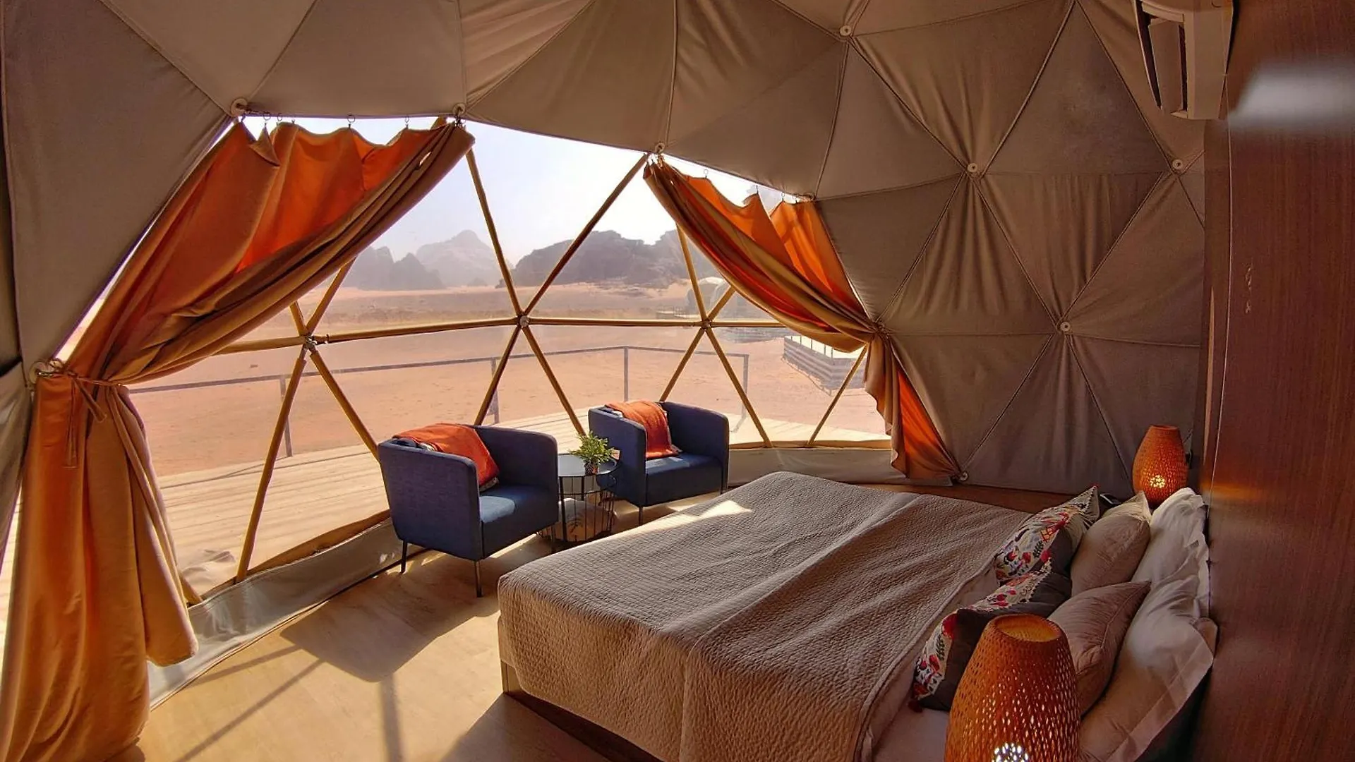 Capsule hotel Wadi Rum Mundo Camp Aqaba Jordan